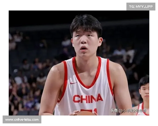 开拓者新秀杨瀚森首秀赛前训练表现亮眼 展现卓越策应能力 开拓者新秀杨瀚森首秀赛前训练表现亮眼 展现卓越策应能力